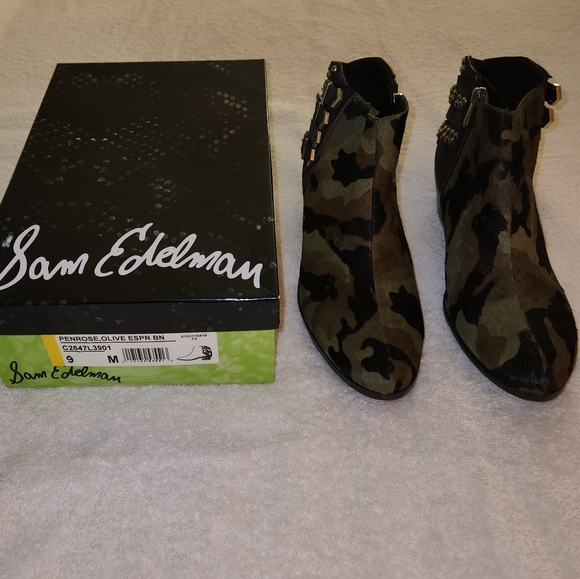 EUC Sam Edelman Suede Booties - Picture 6 of 6